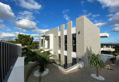 House with pool and terrace 11