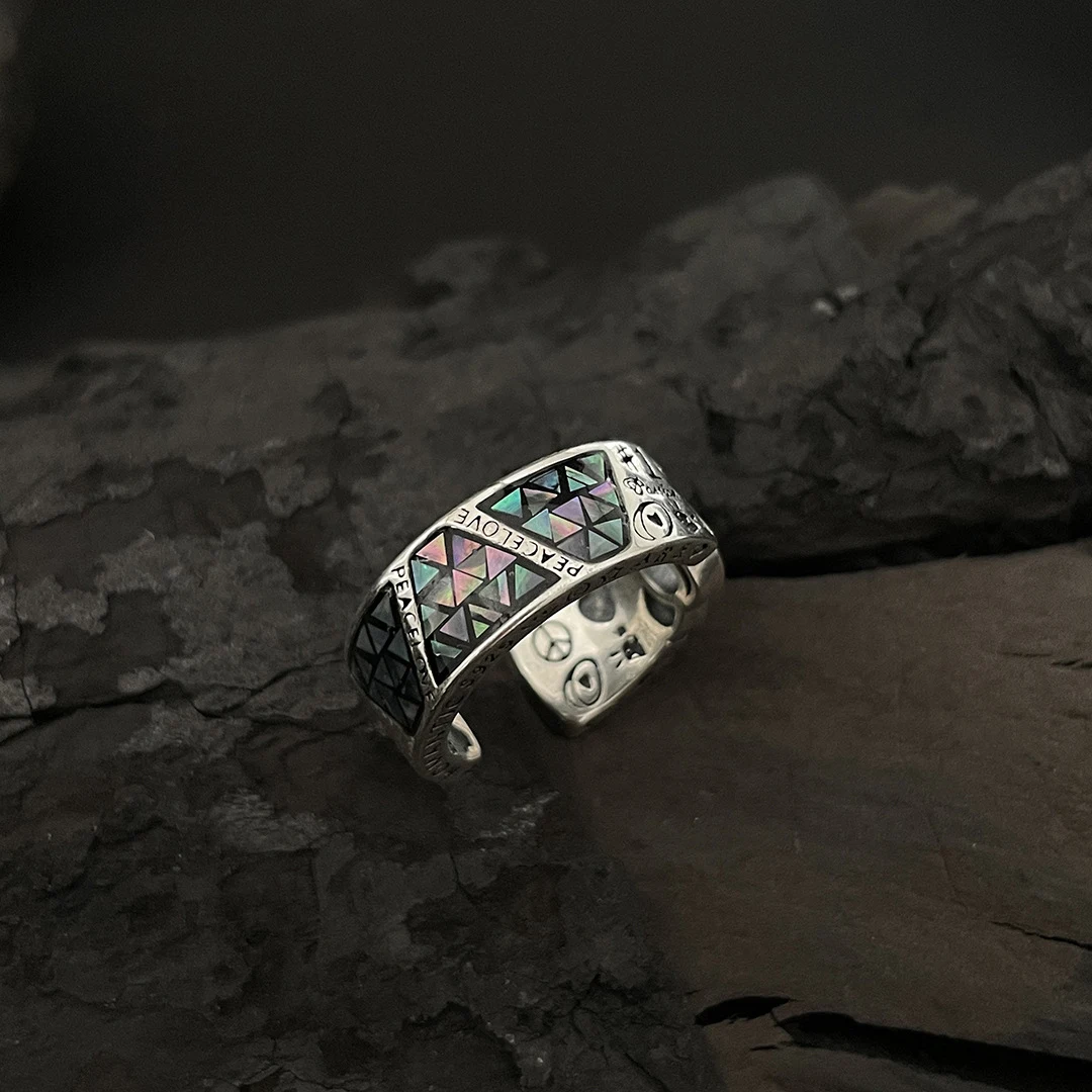 Title 6, Fashion Graffiti Totem Ring voor Vrouwen. Een o...