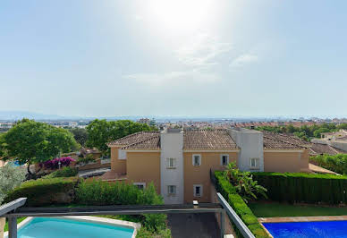 Villa with pool and terrace 4