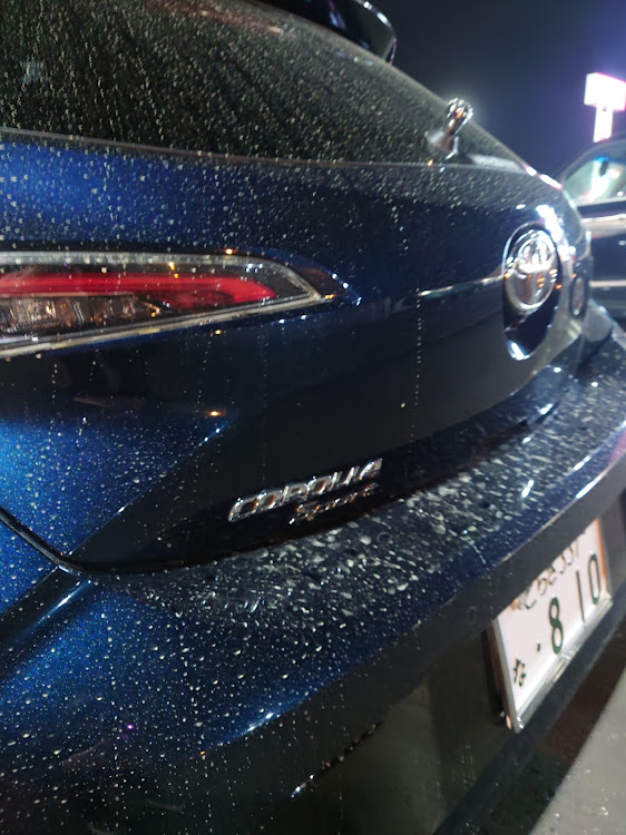 カローラスポーツのいつもいいね＆コメントありがとうございます・汚いけどまだ洗車出来ない！・どうしてこうなった!？に関するカスタム事例の投稿画像3枚目