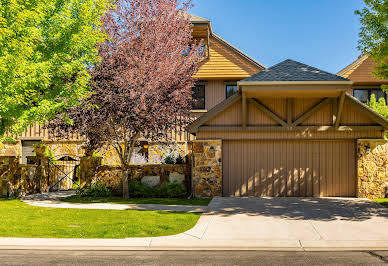 House with pool 2