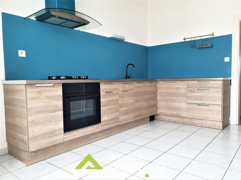 Location  appartement 4 pièces 134 m² à Montluçon (03100), 695 €