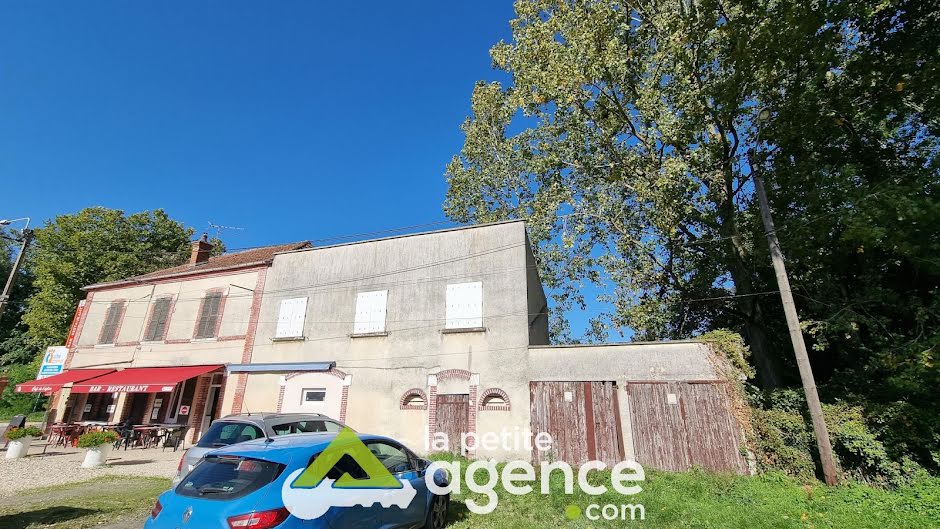 Vente maison  350 m² à Vierzon (18100), 132 000 €