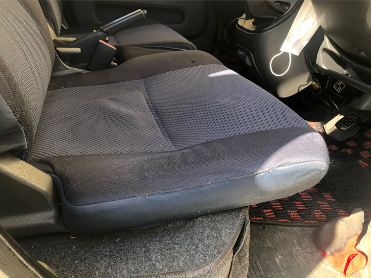 ハイゼットカーゴの自由空間・軽キャンプ・アゲバン・シート補修に関するカスタム事例の投稿画像3枚目