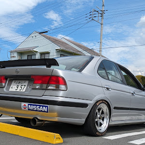 サニー B15