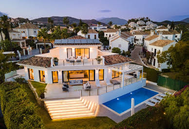 Villa with pool 9