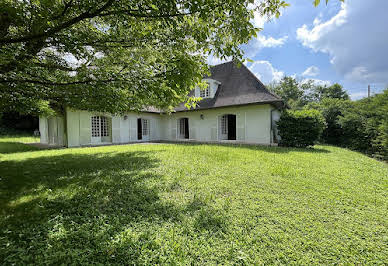 House with pool and garden 1