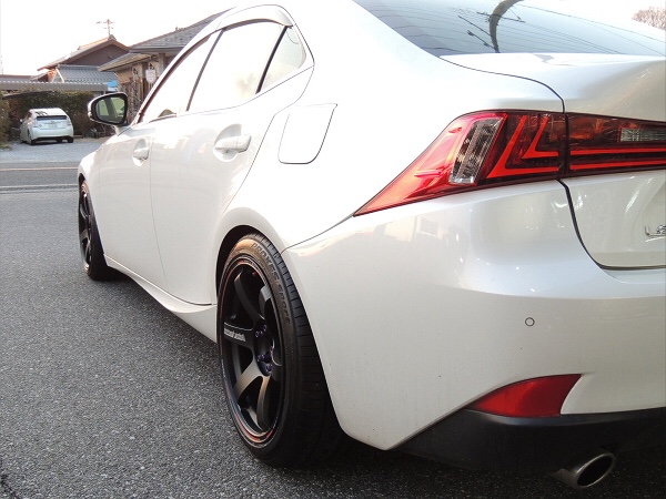 ISのRAYS VOLK TE37SAGAに関するカスタム事例の投稿画像4枚目
