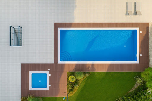 Contemporary house with pool and terrace 3