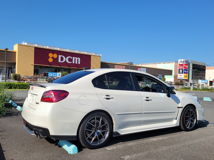 WRX S4のみんなでつくろうホイール図鑑・早朝洗車🤭・タイヤワックス🤣・ベンツ　SLS　AMG　セカンドカー🤣に関するカスタム事例の投稿画像6枚目