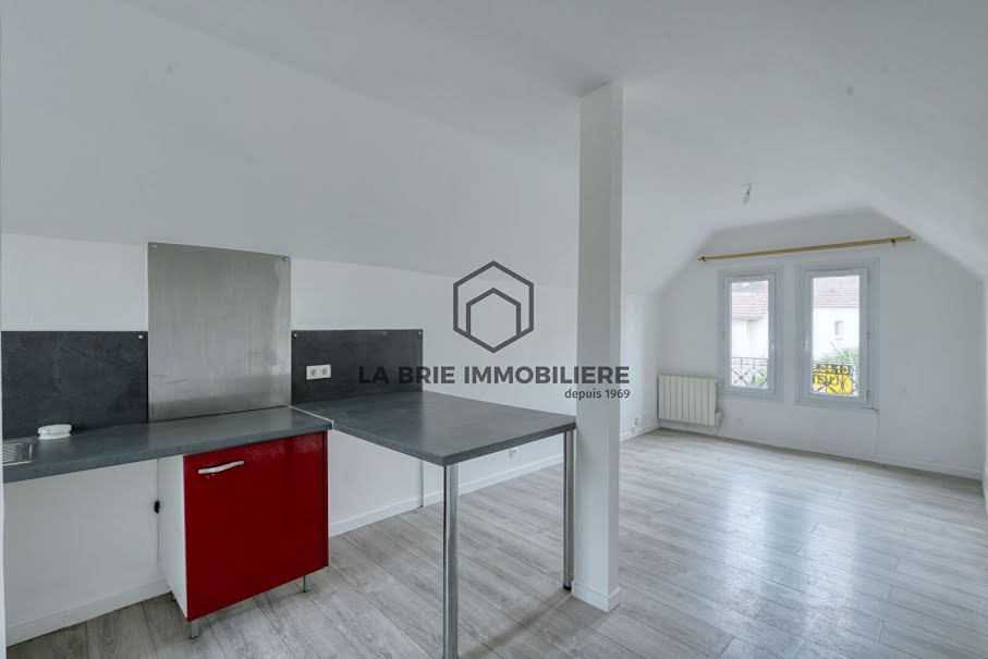 Vente appartement 1 pièce 22.83 m² à Villecresnes (94440), 99 000 €