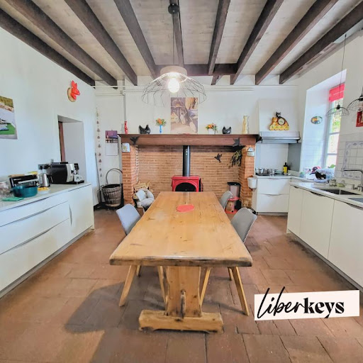 Maison avec piscine et jardin 4