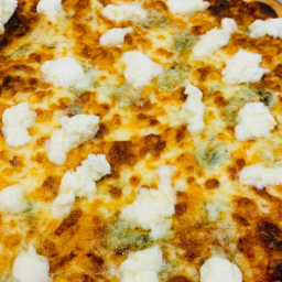 Quattro Formaggi Pizza