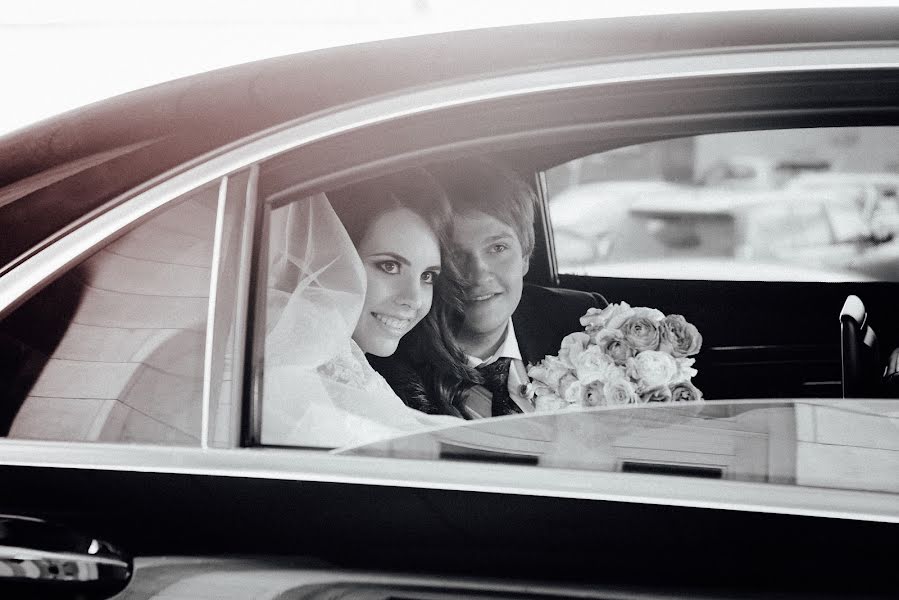 Wedding photographer Alena Mikhaleva (alenasova). Photo of 15 July 2015