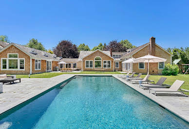 House with pool and garden 1