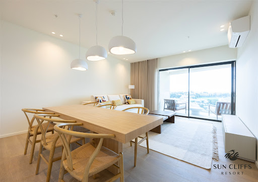 Appartement contemporain avec terrasse et piscine 2