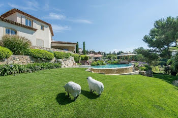 villa à Mougins (06)