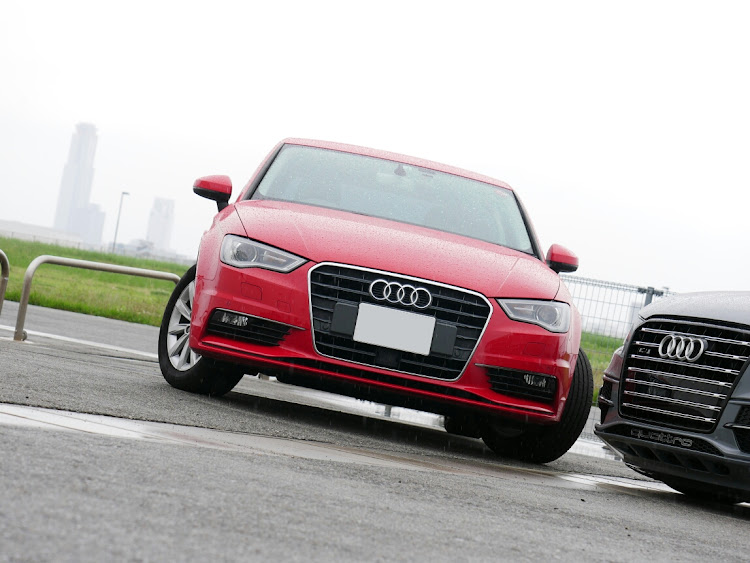 Q5のアウディ・A3セダン・お巡りさんプレゼントありがとう・ゆるグダオフ会・紳士な🐭に関するカスタム事例の投稿画像10枚目