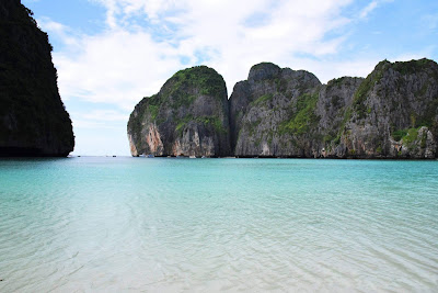 Cruise into the deserted Maya Bay