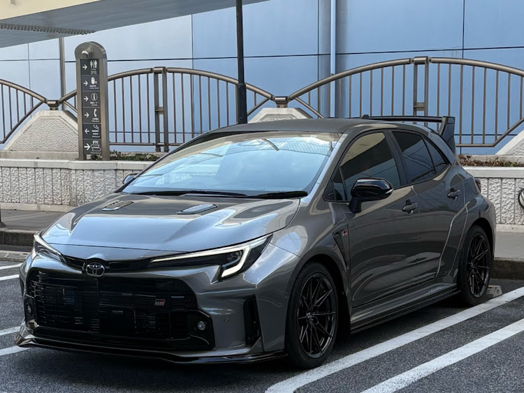 GRカローラの首都高ドライブ・辰巳第一PA・芝浦PAに関するカスタム事例の投稿画像1枚目