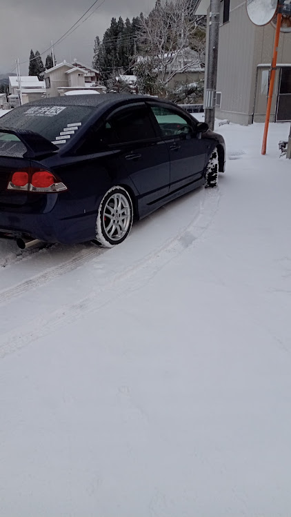 シビックタイプRの除雪作業は安全確認をしながら行いましょう！に関するカスタム事例の投稿画像1枚目
