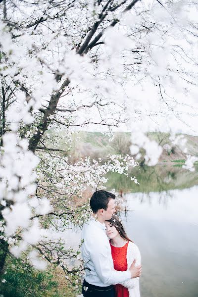 Fotógrafo de casamento Nika Radynskaya (nichonok). Foto de 2 de maio 2016