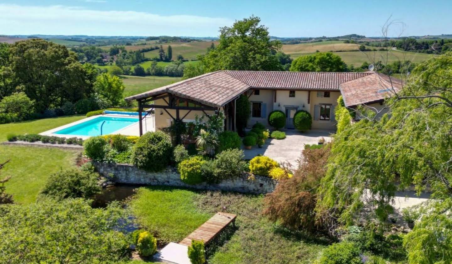 Property with pool Lectoure