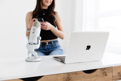 What Virtual Assistant Do (and how to become one)