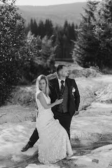 Wedding photographer Előd Bartalis (bartalisfoto2013). Photo of 1 October 2023