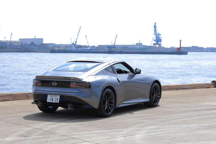 フェアレディZの納車されました・楽しくカーライフ・4月もよろしくお願い致します🌸・エイプリルフールネタじゃないよ笑に関するカスタム事例の投稿画像3枚目