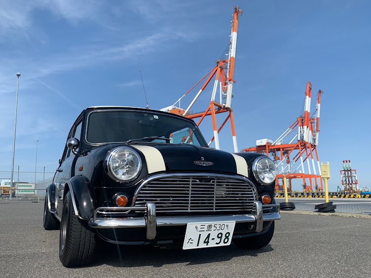 ミニクーパー1.3のGWも終わりですね…・ＧＷ中、絡んで頂いた方に感謝❗️・憩いの場所を大切にしましょう！・グリルバッチの修理・低そうで低くない少し低い車に関するカスタム事例の投稿画像3枚目