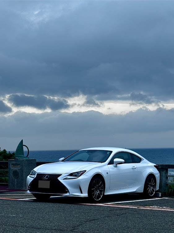 RCのLEXUS RC・長者ヶ崎駐車場・雨上がり撮影・携帯カメラで頑張る・写活トレーニングに関するカスタム事例の投稿画像1枚目