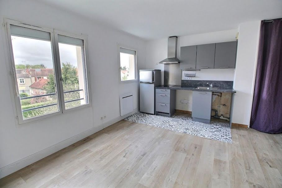 Vente appartement 1 pièce 25 m² à Montigny-le-Bretonneux (78180), 169 000 €