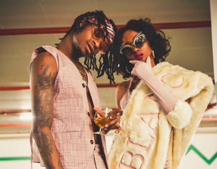 Gemini major and Moozlie served all kinds of flames in Bum Bum music video.