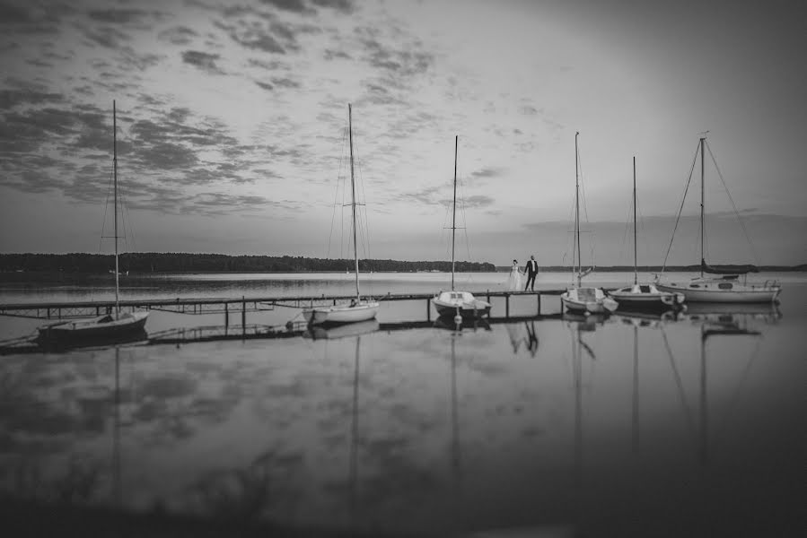 Wedding photographer Kamil Nadybał (maleszarestudio). Photo of 24 August 2017