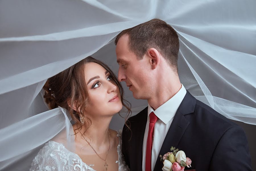 Fotógrafo de casamento Evgeniy Bryukhovich (geniyfoto). Foto de 25 de abril 2020