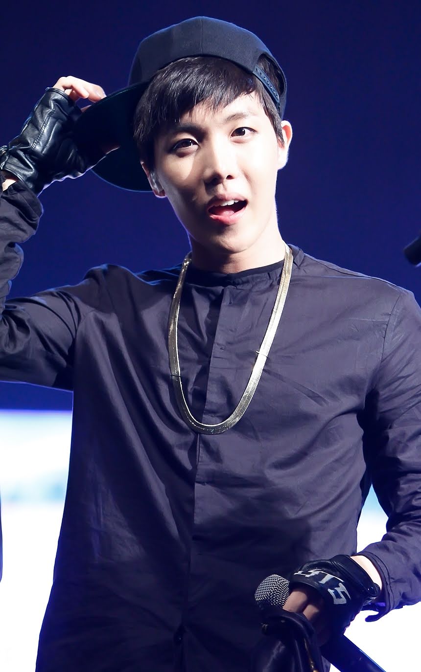 J-Hope_at_the_Jeonju_Vivid_Rock_Festival_in_August_2013