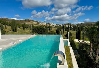 Villa avec piscine et terrasse 12