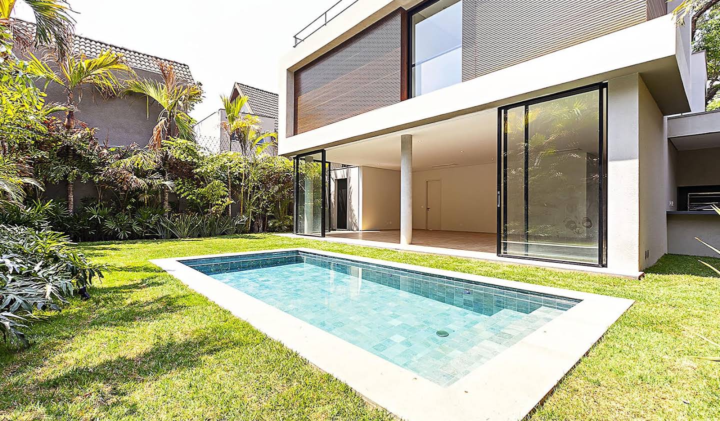 House with pool São Paulo