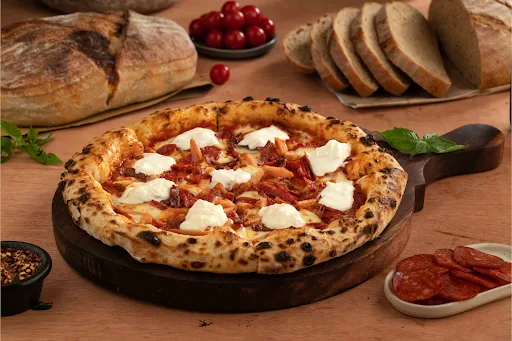 Naples-Shredded Pepperoni(pork) Pizza With Burrata Cheese (4 Slice)