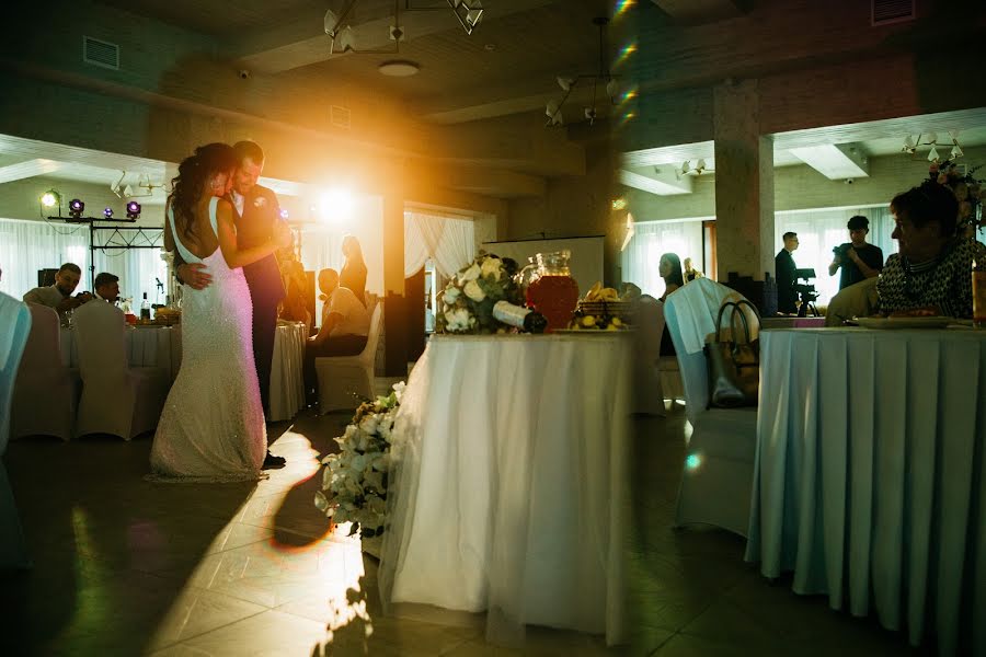 Fotógrafo de casamento Andrey Karachevcev (andrkemr). Foto de 9 de julho 2020