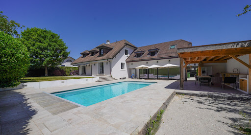 Maison avec piscine et jardin 1