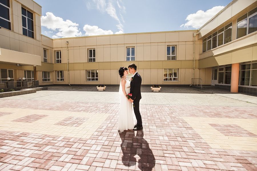 Wedding photographer Vasiliy Baturin (thebat). Photo of 12 September 2014