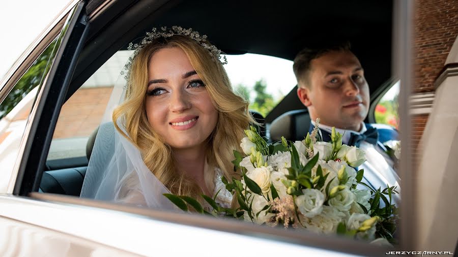 Wedding photographer Jerzy Czarny (jerzyczarny). Photo of 11 February 2020