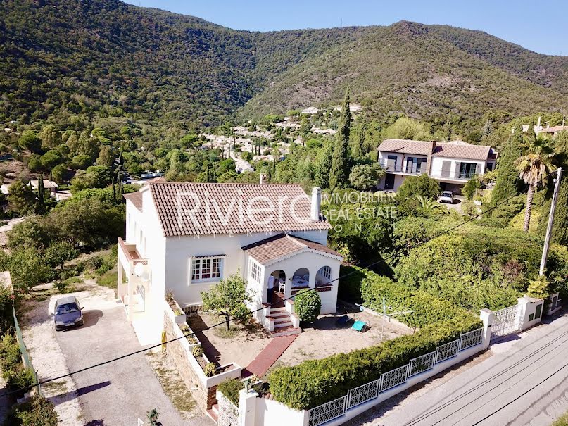 Vente villa 7 pièces 181 m² à Rayol-Canadel-sur-Mer (83820), 1 092 000 €