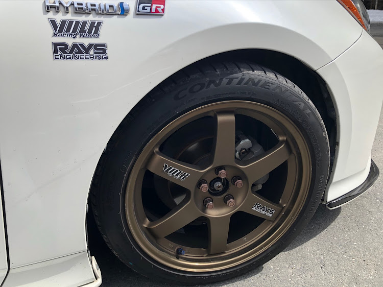 プリウスのTE37・RAYS VOLKRACING・37の日に関するカスタム事例の投稿画像2枚目