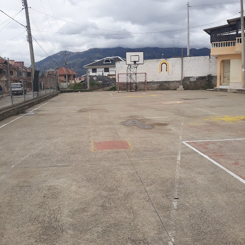 Opiniones de Canchas Los Cerezos en Cuenca - Campo de fútbol