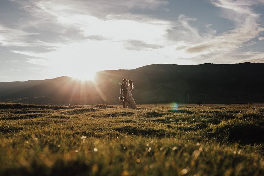 Fotógrafo de casamento Zarina Sokur (zarinaura). Foto de 22 de setembro 2017