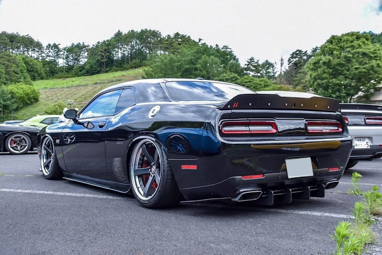 チャレンジャーのホイール交換に関するカスタム事例の投稿画像1枚目