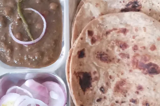 4 Plain Paratha With Chole